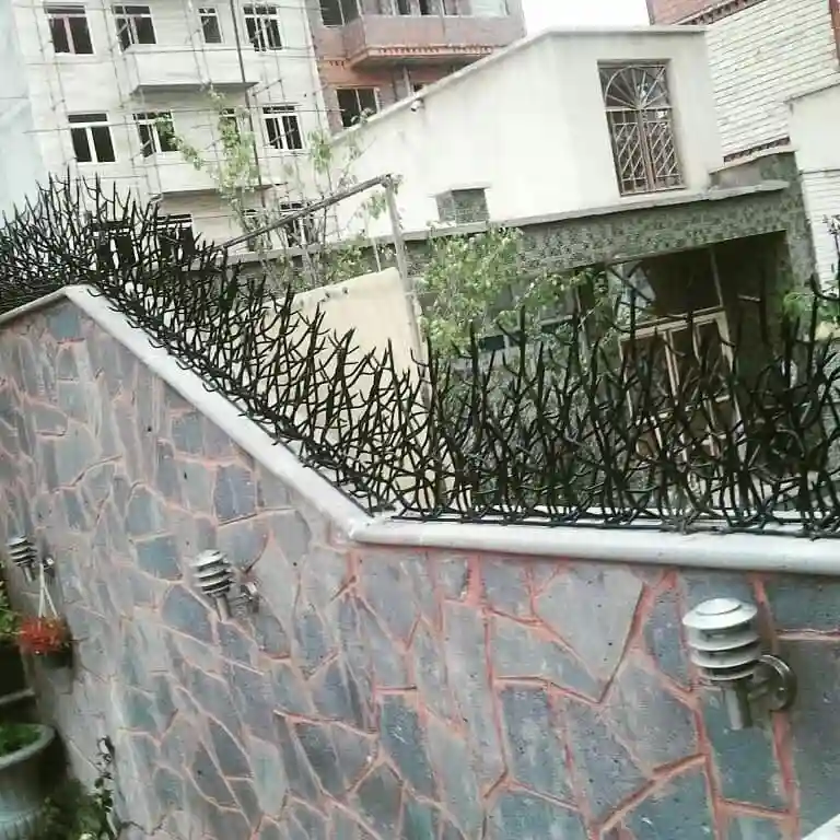 میلگردهای طولی و افقی در ساخت حفاظ شاخ گوزنی