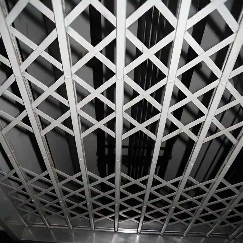 درب آکاردئونی فولادی