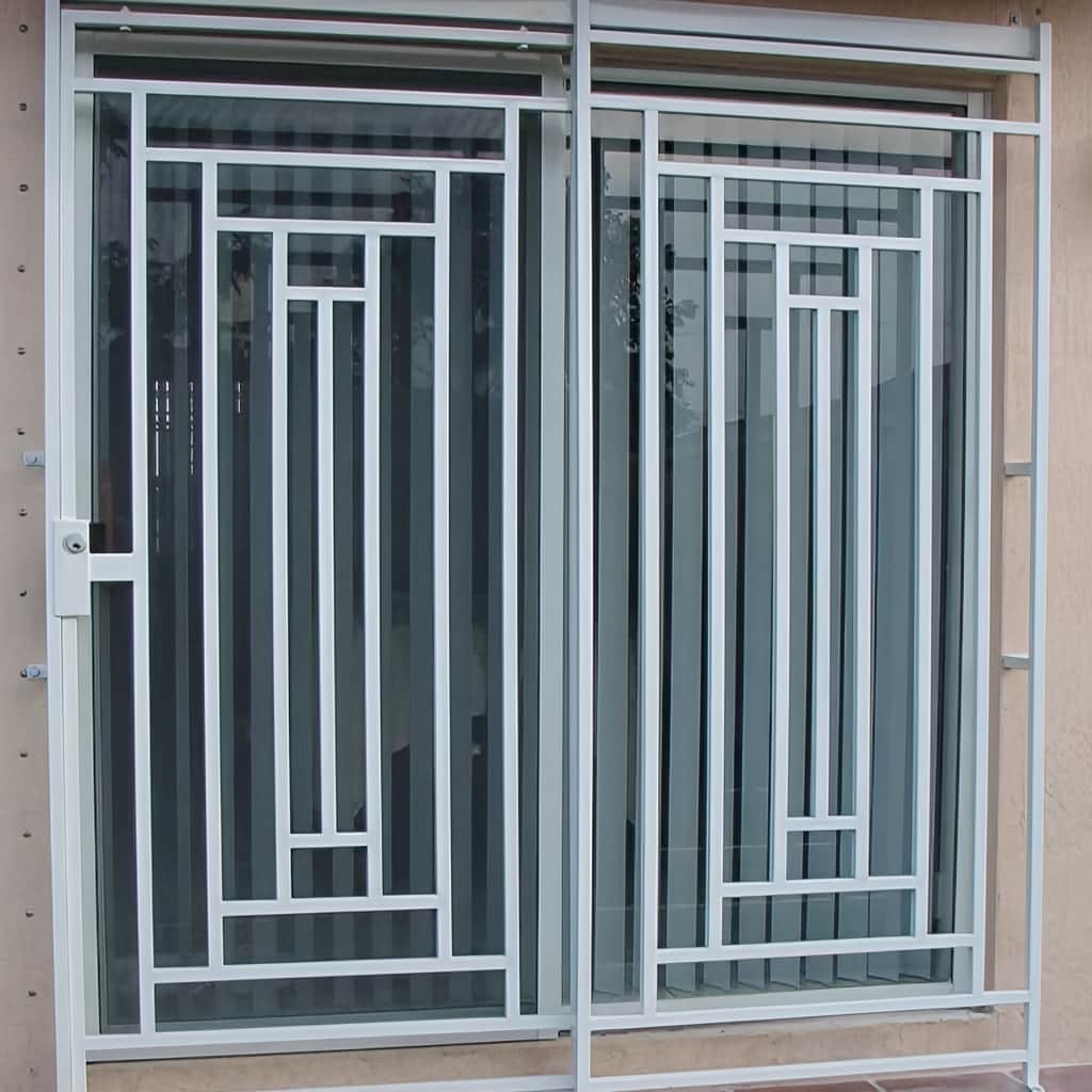 حفاظ پنجره کلاسیک مهرآهن مدرن