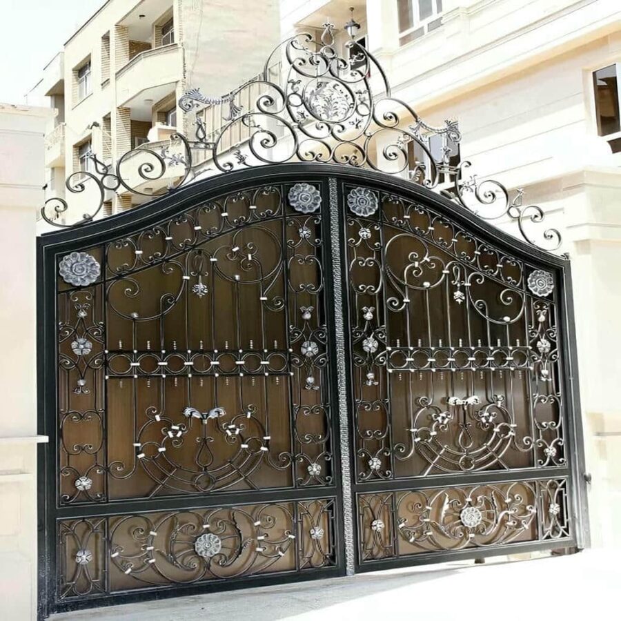 درب حیاط ساده و شیک فلزی مدرن