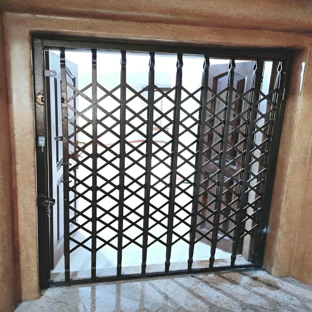 قیمت درب آکاردئونی ضدسرقت آماده‌سازی سطح در بندر چابهار