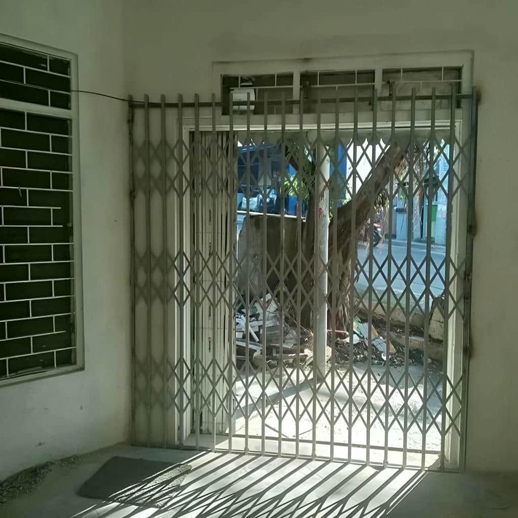 نصب درب آکاردئونی ضدسرقت رنگ باکیفیت در رامسر