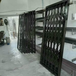 درب آکاردئونی ضدسرقت در بومهن