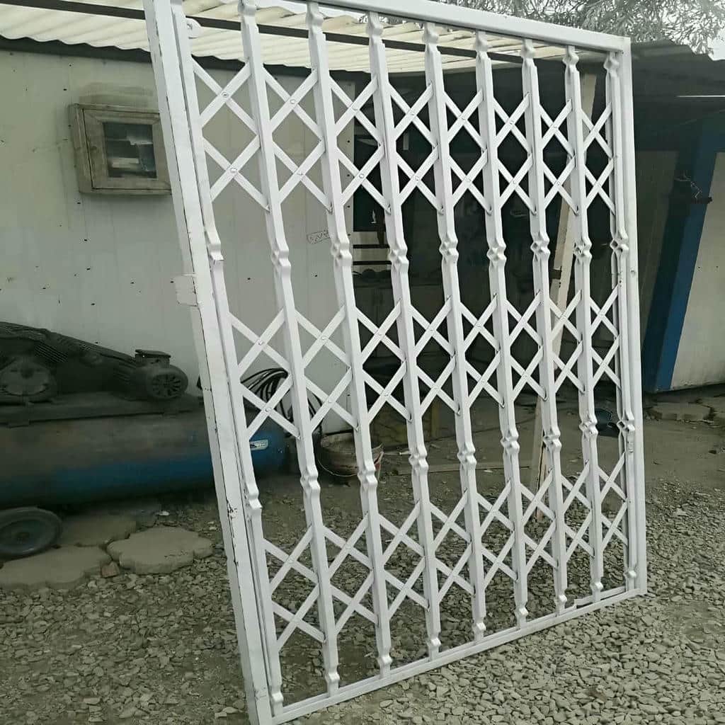 نصب درب آکاردئونی ضدسرقت قفل مطمئن در سیرجان