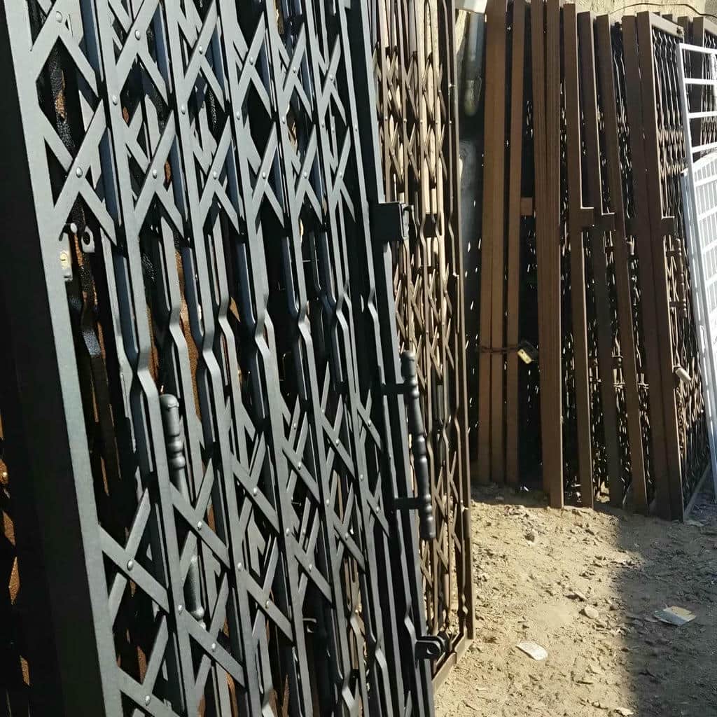 نصب درب آکاردئونی ضدسرقت رنگ باکیفیت در ارومیه