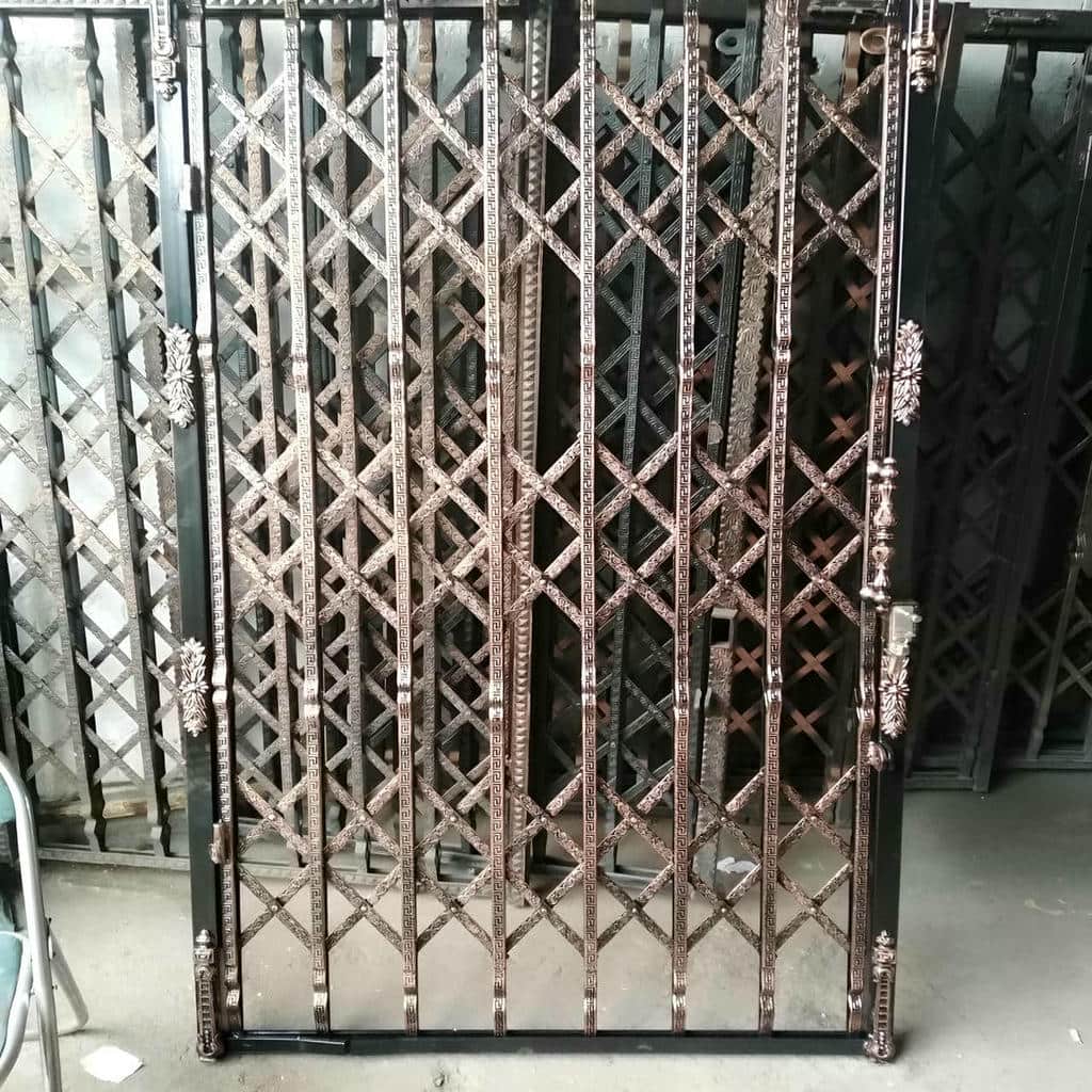 نصب درب آکاردئونی ضدسرقت حرکت روان در کردان