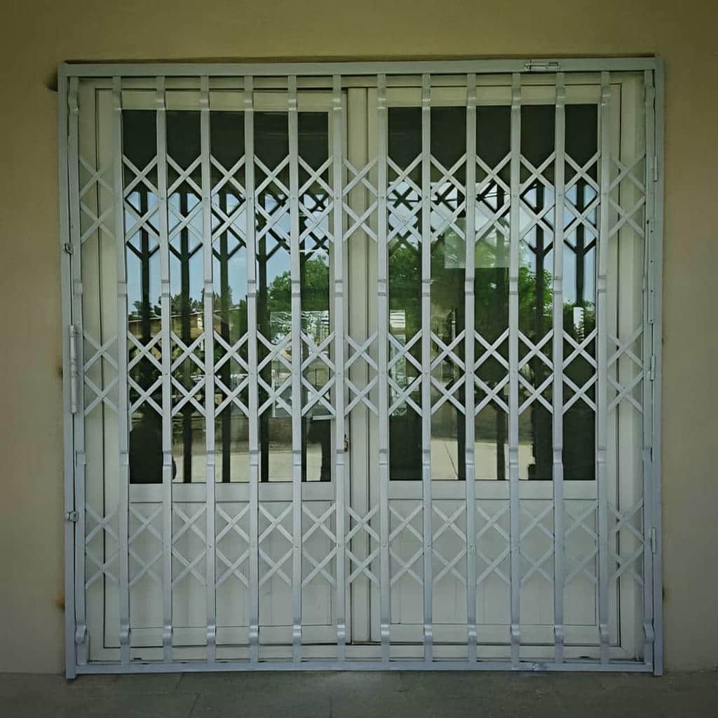 نصب درب آکاردئونی ضدسرقت رنگ باکیفیت در اردبیل