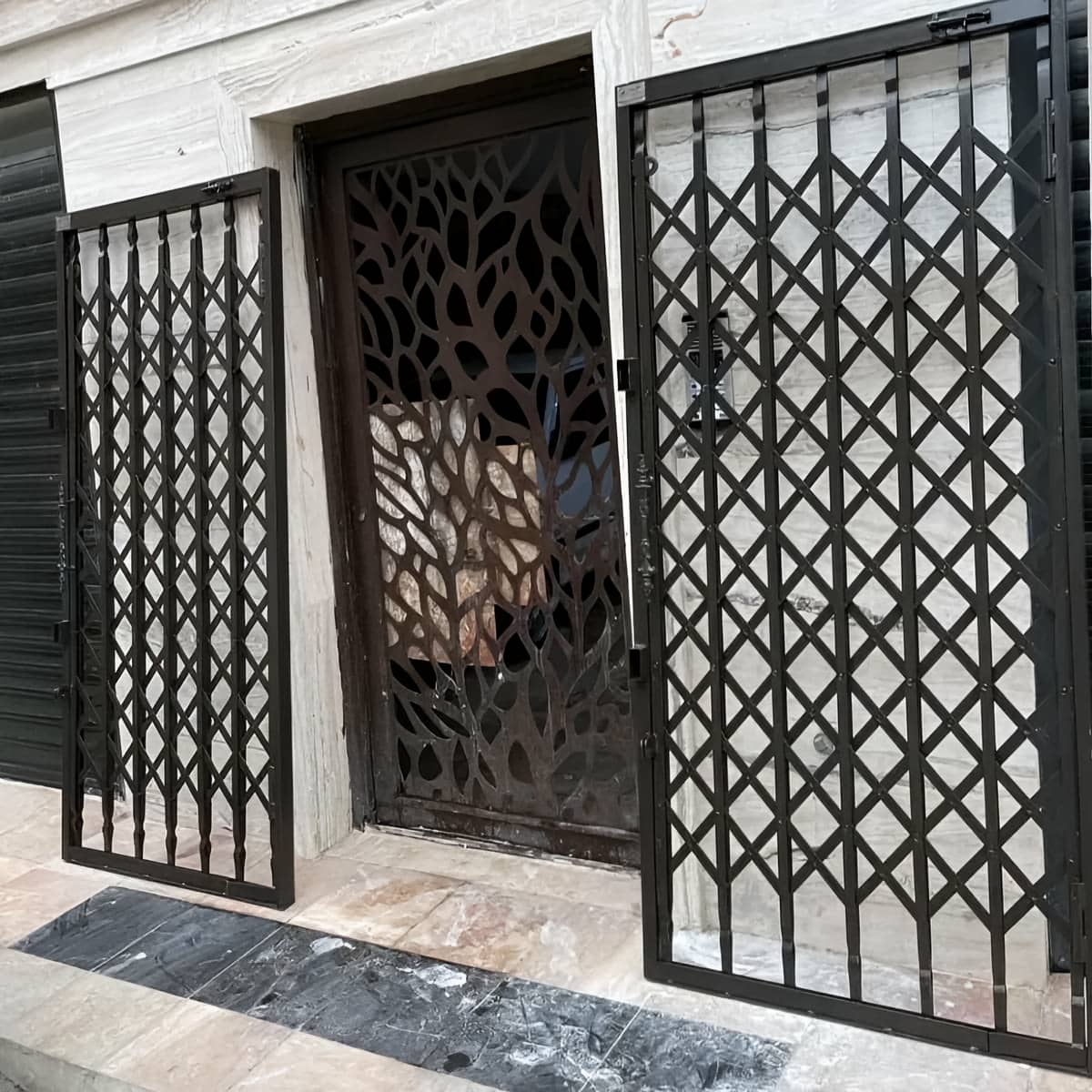 درب آکاردئونی ضدسرقت در گنبدکاووس