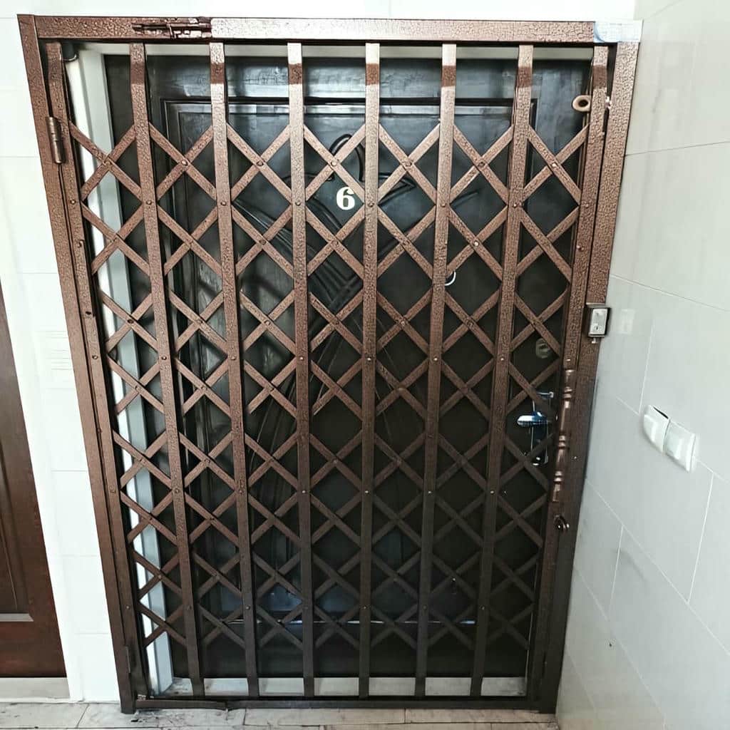 خرید درب آکاردئونی ضدسرقت طرح مدرن در کمال شهر