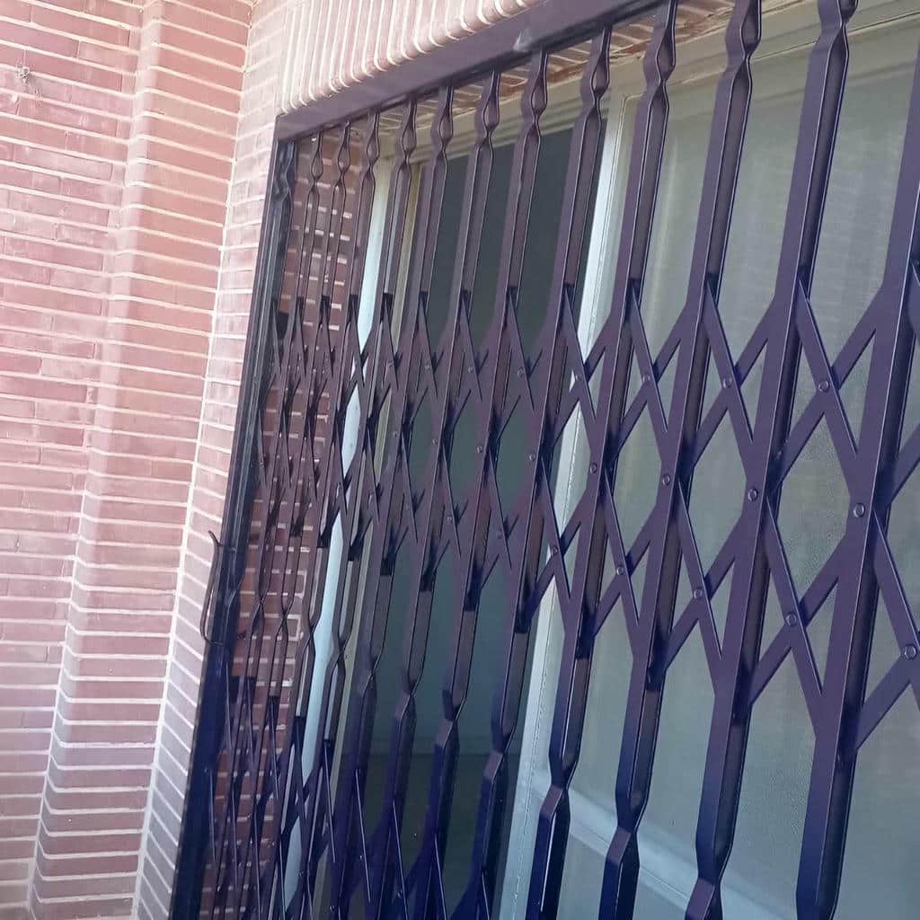 درب آکاردئونی ضدسرقت در اندیشه