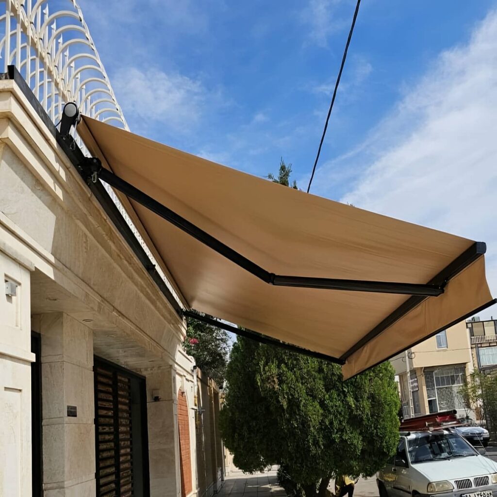 سایبان برقی اتوماتیک در پردیس