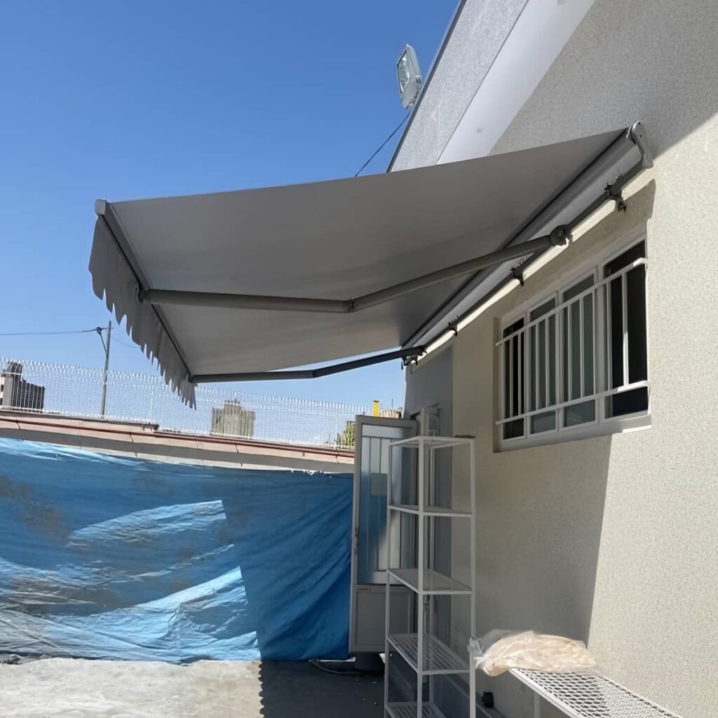 نصب سایبان برقی اتوماتیک پارچه مقاوم در کاشان