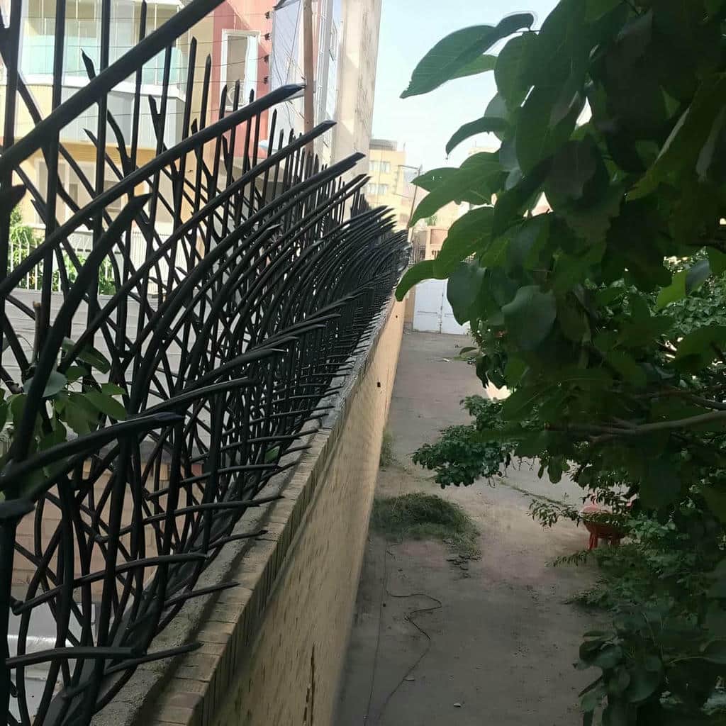 نصب حفاظ شاخ گوزنی مسیر دسترسی در پرند