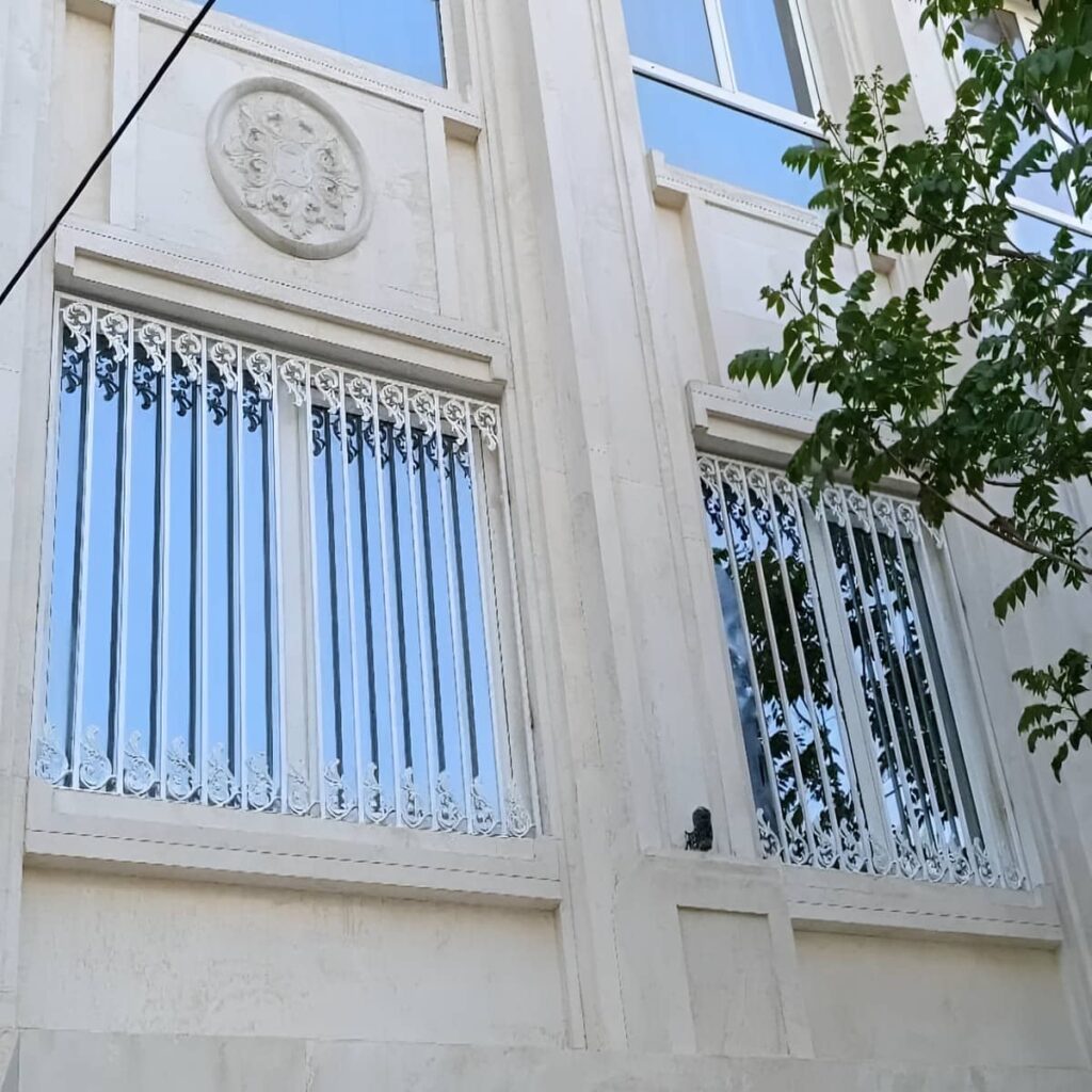 قیمت حفاظ پنجره نرده فلزی فرفورژه کلاسیک در تهران