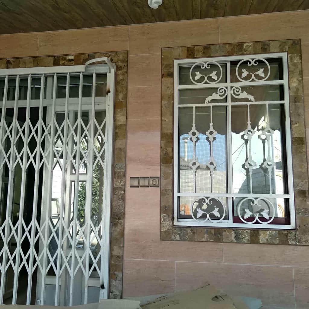 نصب حفاظ پنجره نرده فلزی مدرن سفارشی در اراک