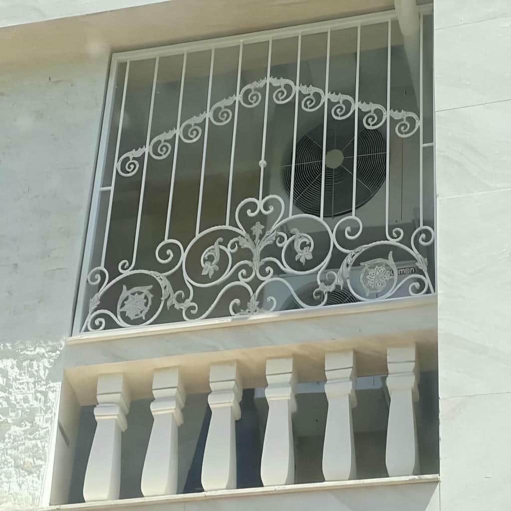 نصب حفاظ پنجره نرده فلزی فرفورژه کلاسیک در شهریار