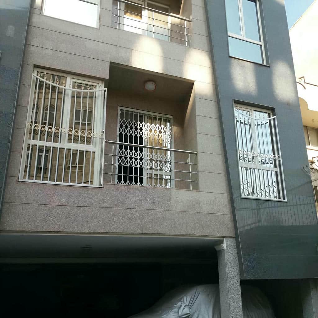 نصب حفاظ پنجره نرده فلزی فرفورژه کلاسیک در قم