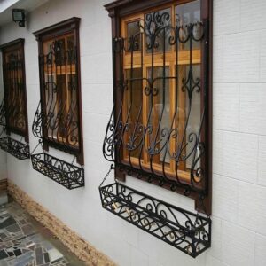 حفاظ پنجره نرده فلزی در سنندج