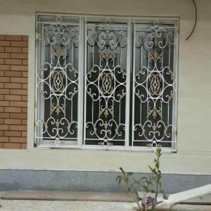 حفاظ پنجره نرده فلزی در پردیس