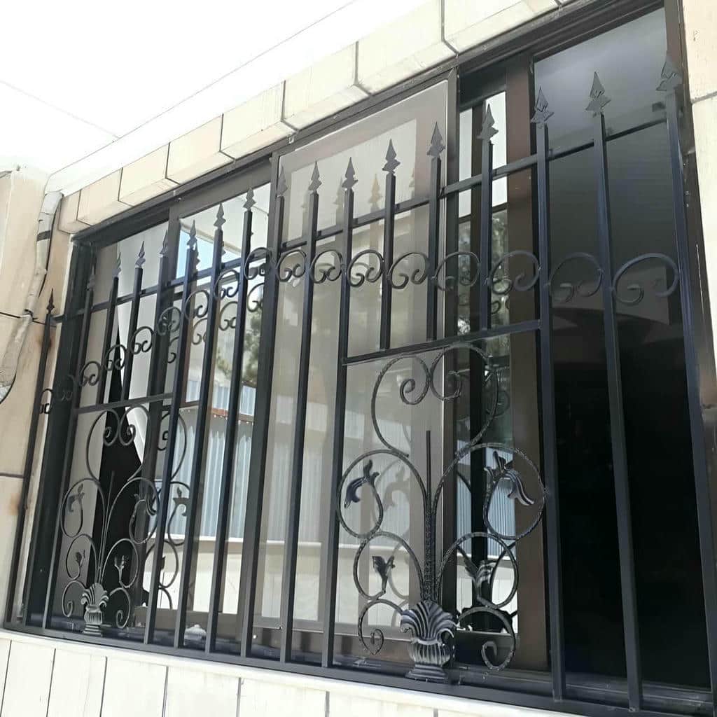 نصب حفاظ پنجره نرده فلزی مدرن سفارشی در یزد