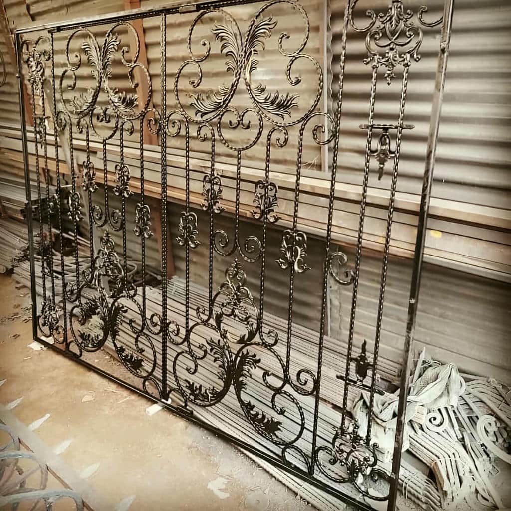 فروش حفاظ پنجره نرده فلزی فرفورژه کلاسیک در نظرآباد