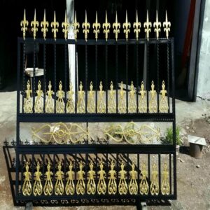حفاظ پنجره نرده فلزی در کردان