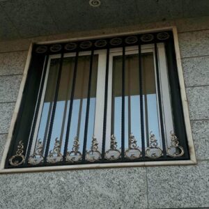 حفاظ پنجره نرده فلزی در مریوان