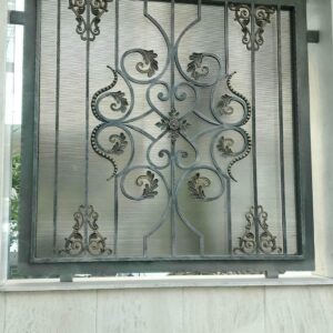 حفاظ پنجره در عظیمیه کرج