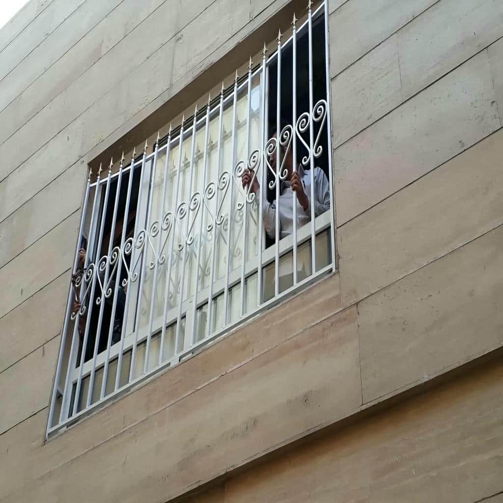 قیمت حفاظ پنجره نرده فلزی فرفورژه کلاسیک در مشهد