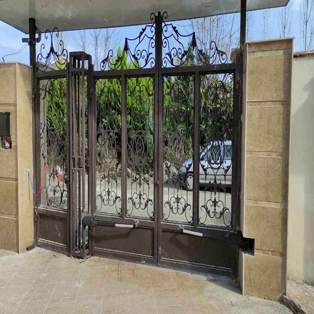 نصب جک درب پارکینگ آپارتمانی در سقز