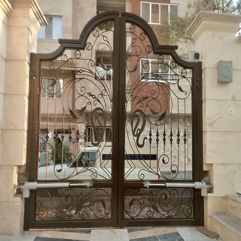 نصب جک درب پارکینگ ویلایی در رفسنجان