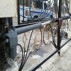 جک درب پارکینگ در ارومیه