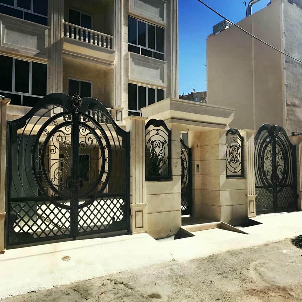 فروش درب حیاط فرفورژه باغ در کاشان