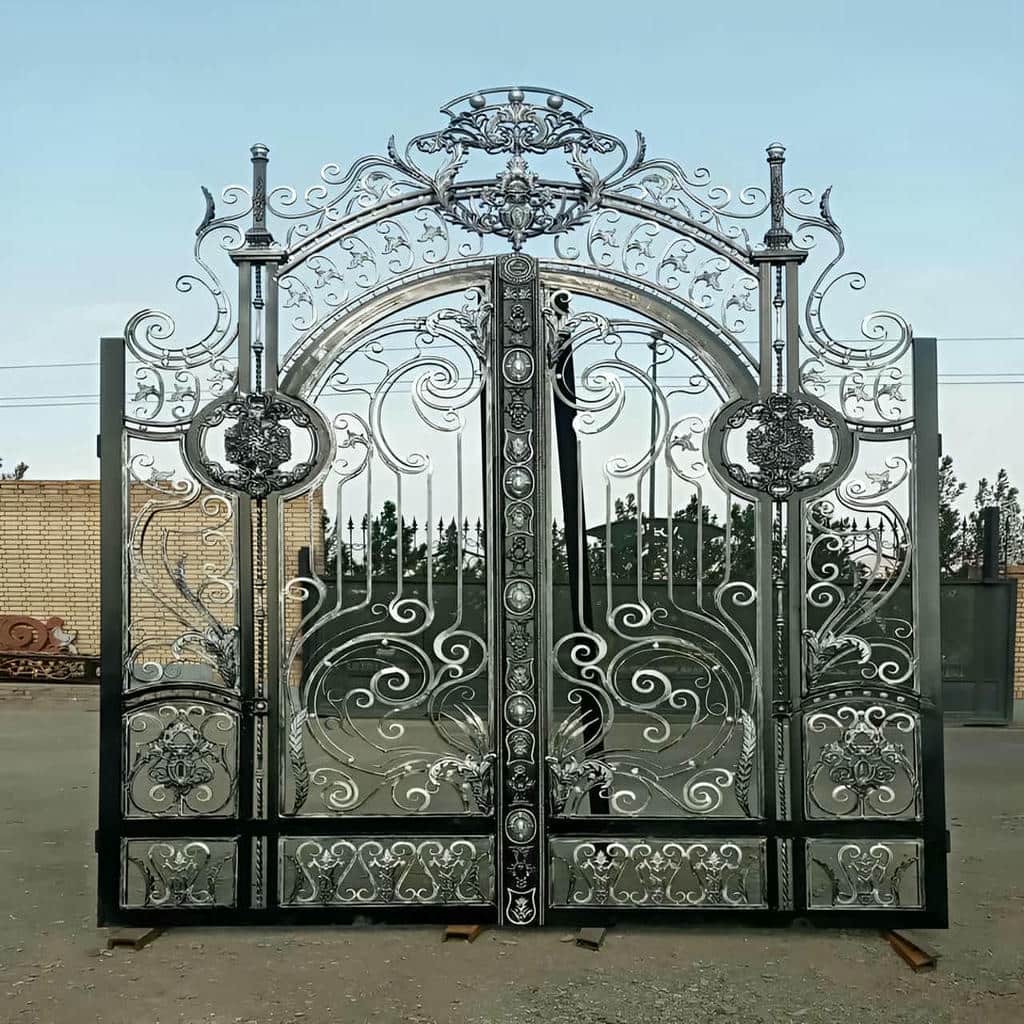 کارخانه درب حیاط فرفورژه دقیق در قشم