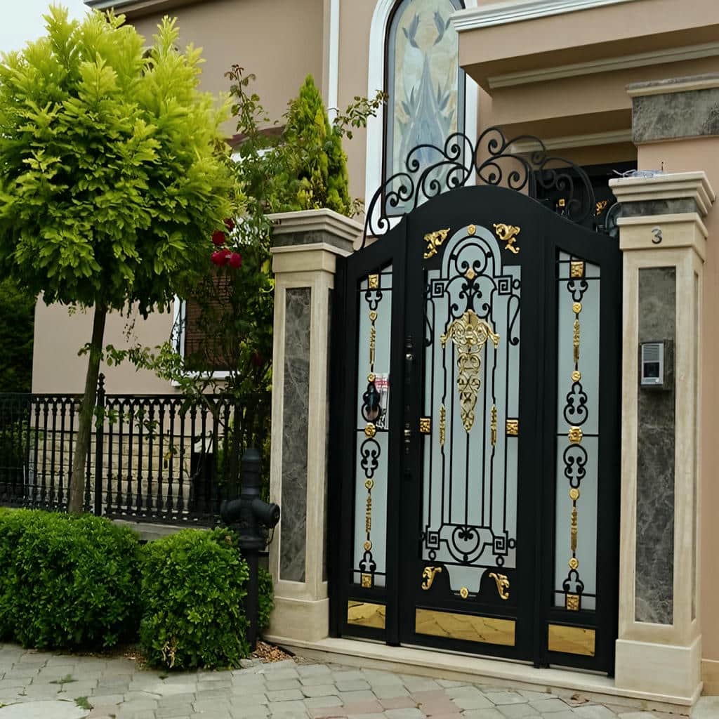 فروش درب حیاط فرفورژه رنگ ماندگار در چالوس