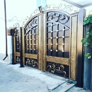 درب حیاط فرفورژه در همدان