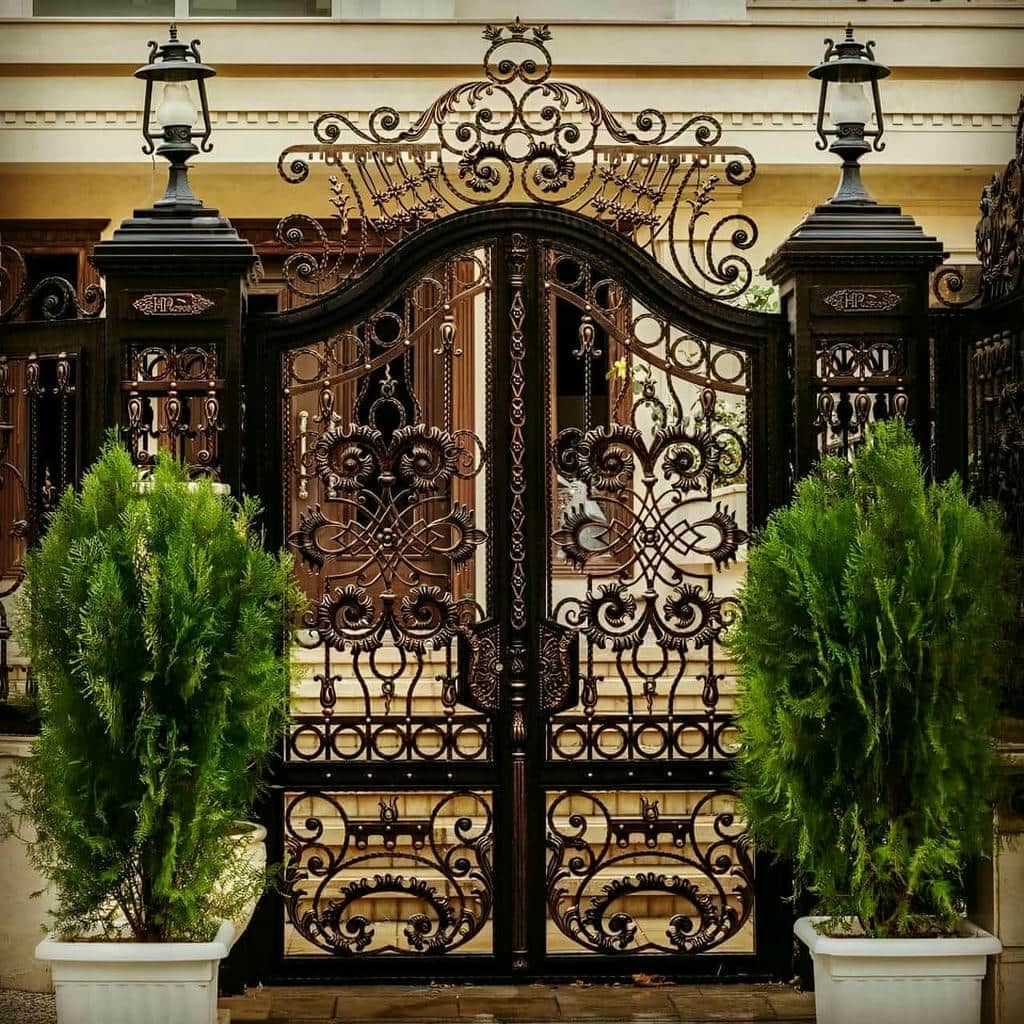 خرید درب حیاط فرفورژه کلاسیک در اردبیل