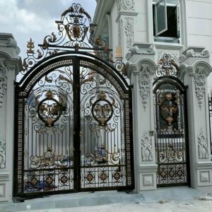 درب حیاط فرفورژه در بندرعباس