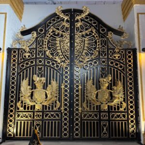 درب حیاط فرفورژه در کاشان