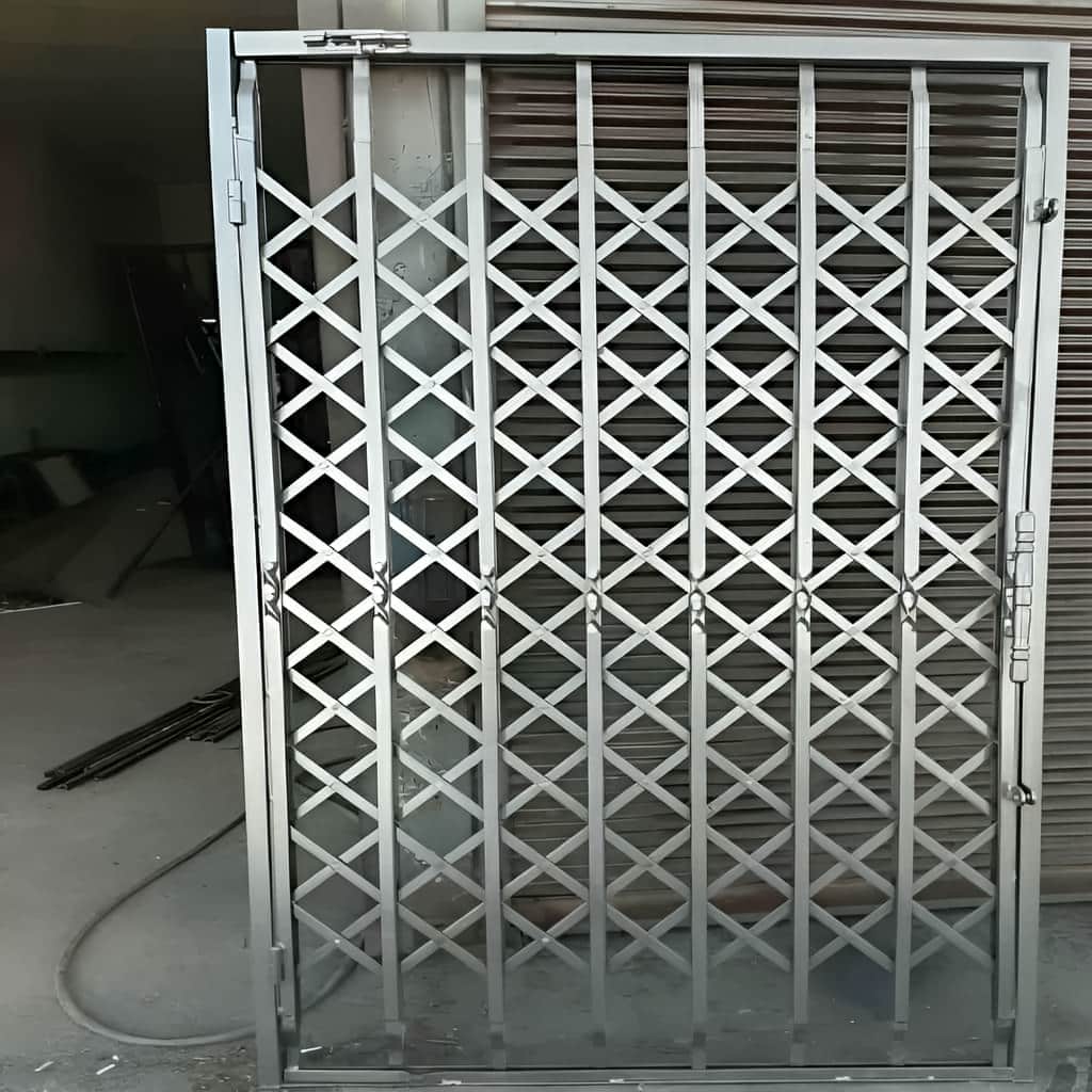 درب آکاردئونی ضد سرقت با رنگ کوره ای مناسب ورودی