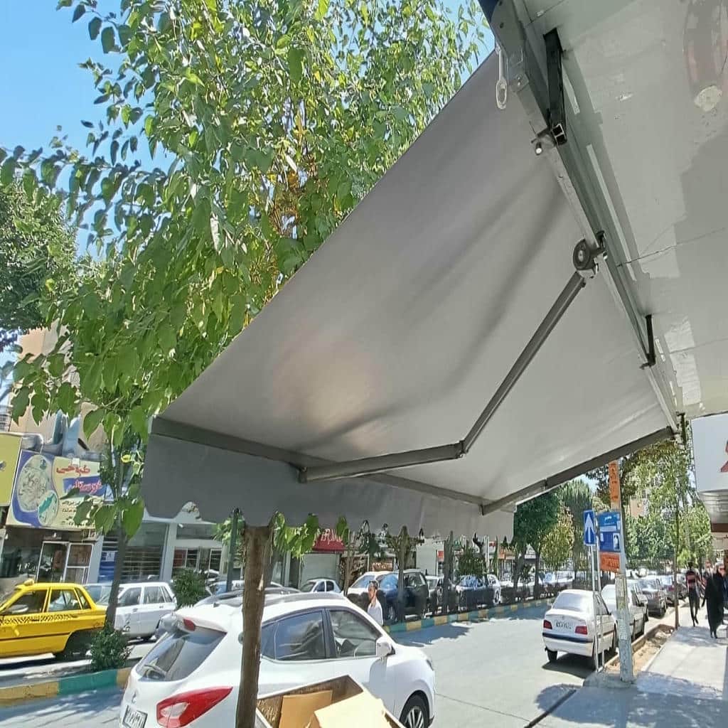 سایبان برقی و دستی با اتصالات محکم روی دیوار