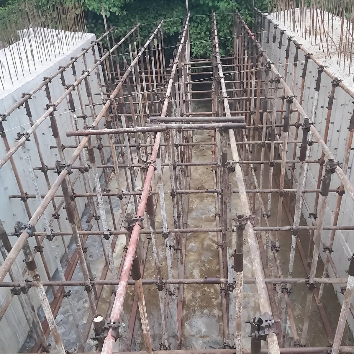 داربست حفاظتی برای حصار موقت پروژه داربست حفاظتی برای حصار موقت پروژه