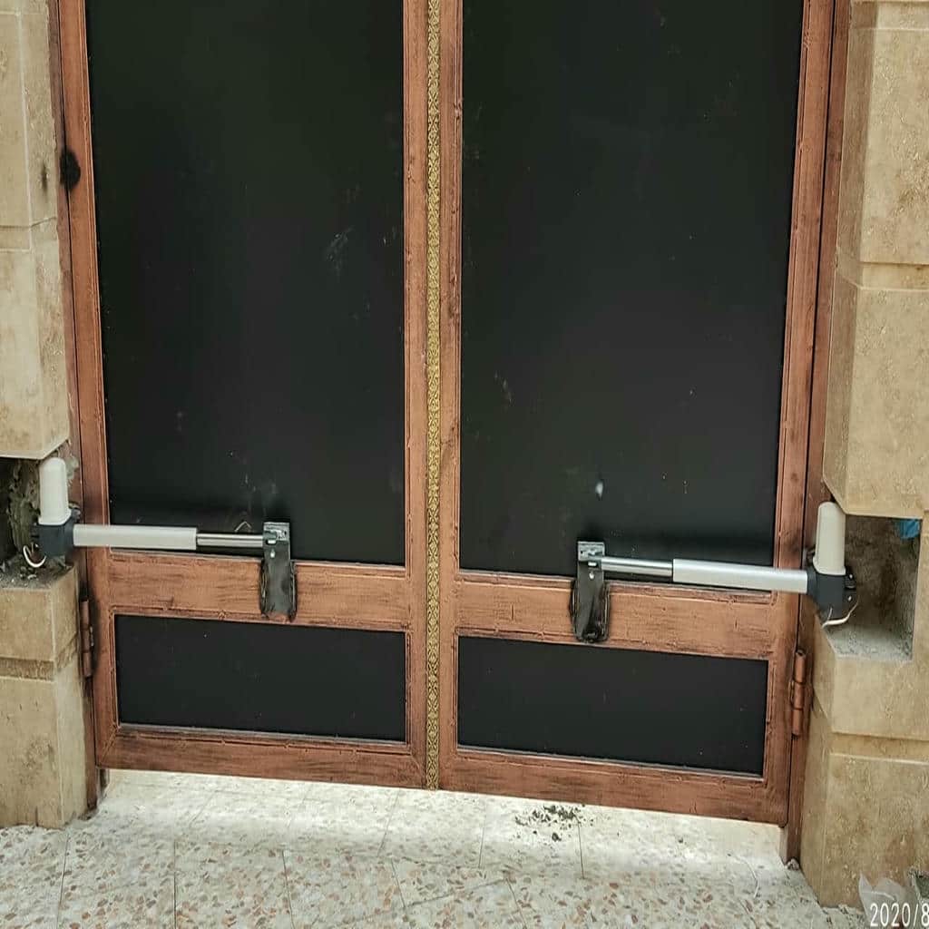 جک پارکینگی هوشمند قابل کنترل با موبایل با برد فرمان داخل باکس محافظ
