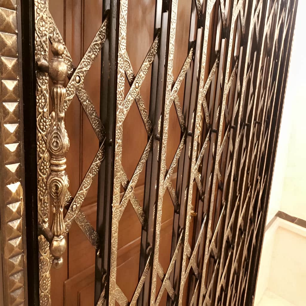 سفارش درب آکاردئونی پنج گل دوبل متناسب با دهانه پروژه