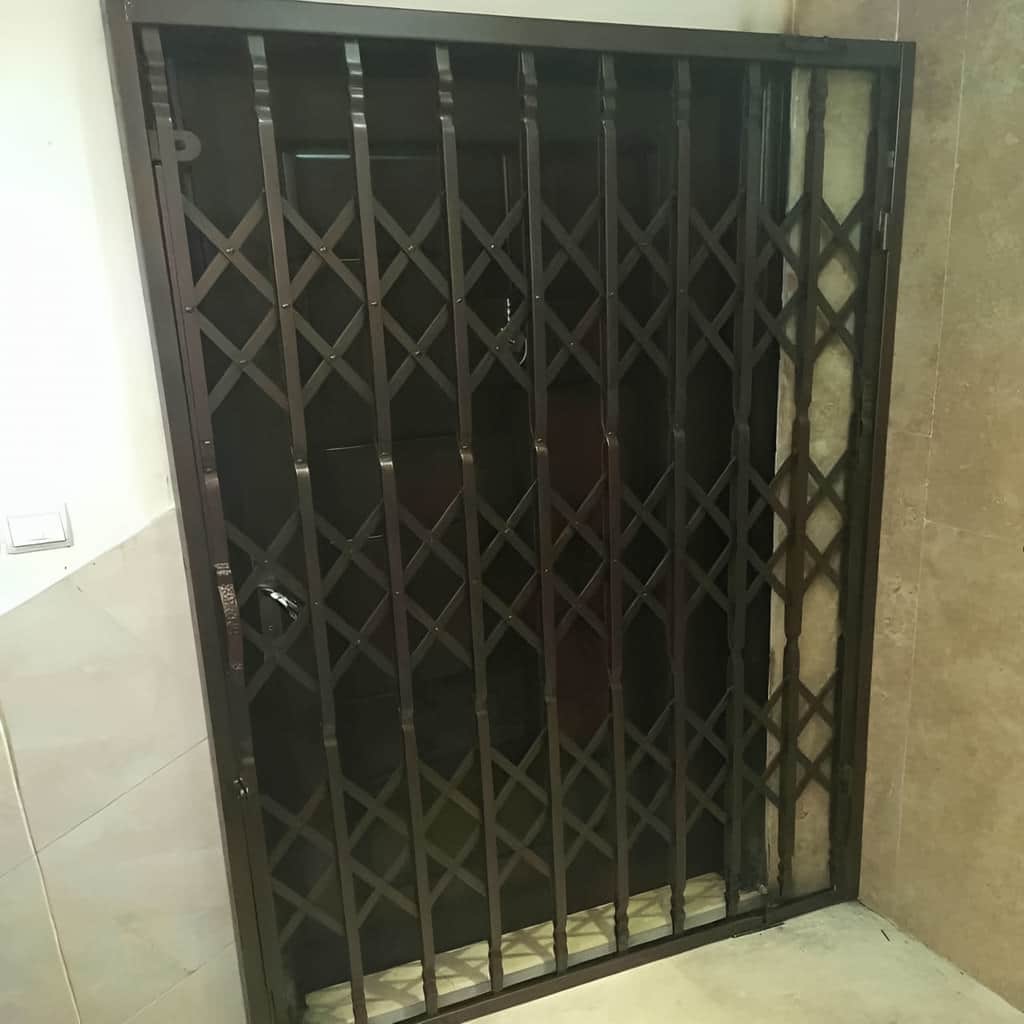 مدل استاندارد درب آکاردئونی سه گل تسمه برای واحد مسکونی