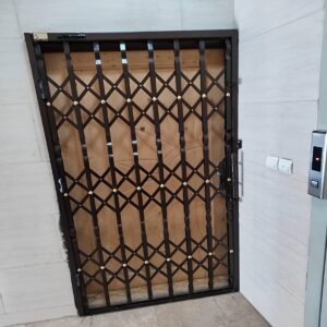 11 مدل درب آکاردئونی شیک قفل دار