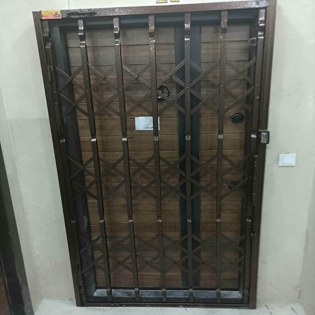 درب آکاردئونی طرح دار لوزی برای پروژه با دهانه باریک
