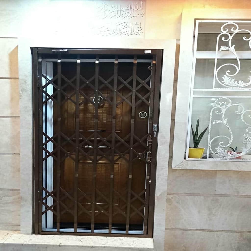 خدمات اندازه گیری حفاظ آکاردئونی ورودی مجتمع پیش از نصب
