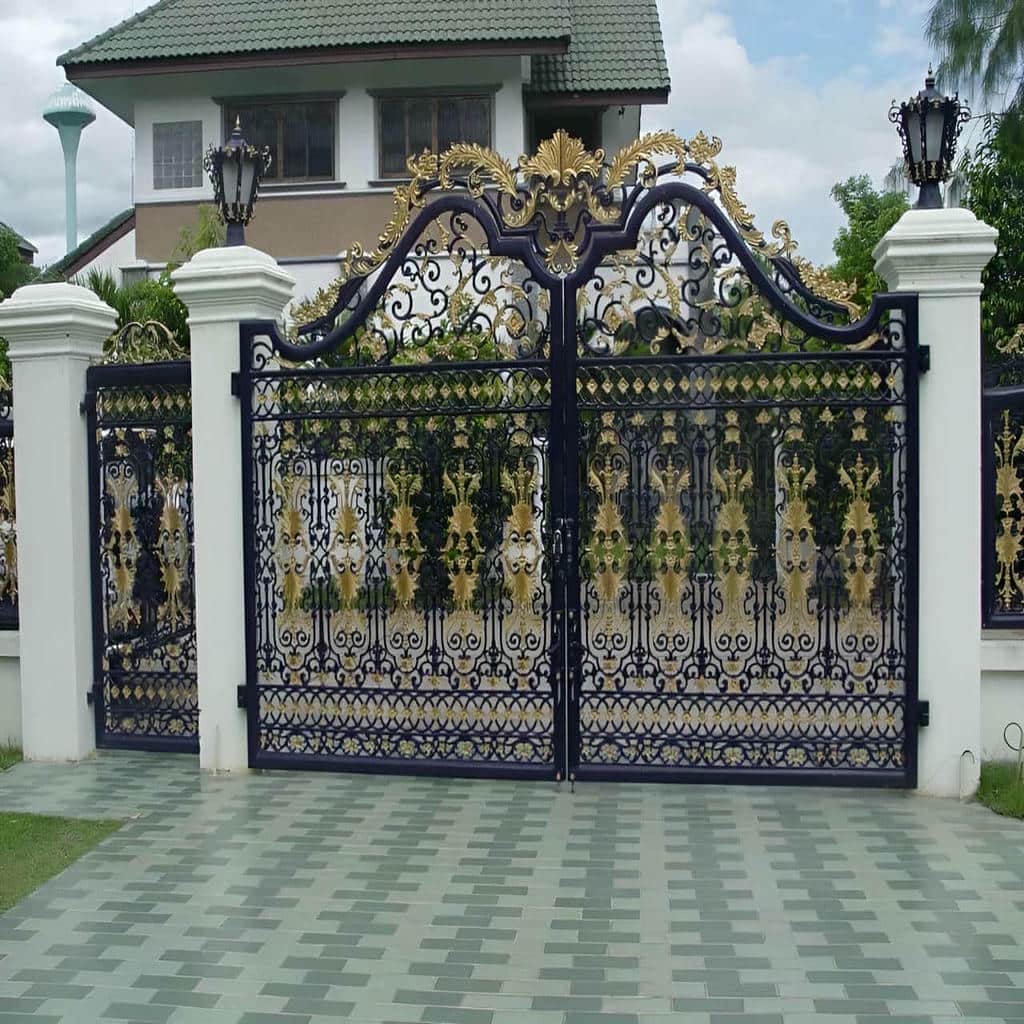 نصب درب قاب فلزی روی ستون تقویتشده