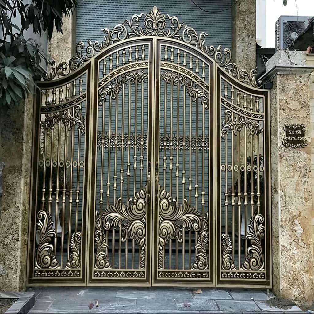ساخت درب پارکینگ حیاط لولایی با کلاف تقویت شده